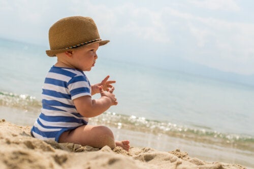 Zomerkleren voor baby's: 5 tips en aanbevelingen