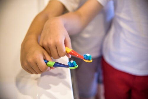 Hoeveel tandpasta wordt aanbevolen voor kinderen?