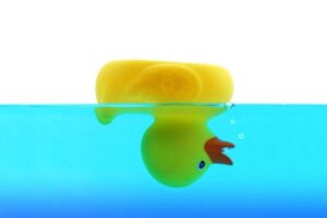 Hoe ongevallen in het water te vermijden waarbij kinderen betrokken zijn