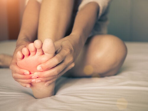 12 Tips om voet- en beenkrampen tijdens de zwangerschap te voorkomen