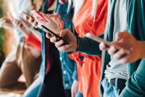 Hoe verslaving aan nieuwe technologieën bij adolescenten te behandelen