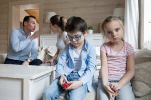 Als een moeder slachtoffer van mishandeling is, beïnvloedt dat haar kinderen?