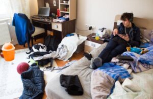 De kamer van mijn tiener is een puinhoop: wat te doen?