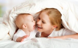 Waarom praten met je baby belangrijk is