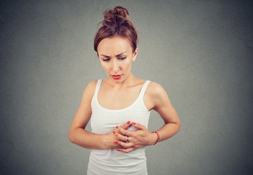 Waarom doen borsten pijn tijdens de ovulatie?