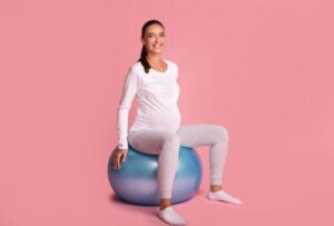 5 Baloefeningen voor zwangere vrouwen
