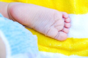 Wratten bij baby's: oorzaken en behandeling