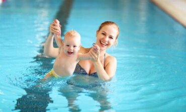 7 Zwemoefeningen voor je baby