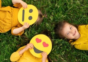 Eenvoudige technieken om kinderen te helpen hun emoties te uiten