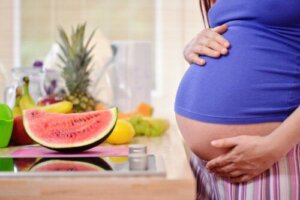 Is het veilig om watermeloen tijdens de zwangerschap te eten?