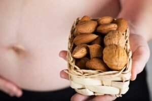 Hoe het cholesterolgehalte tijdens de zwangerschap te verlagen?