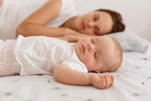 5 dingen die je moet weten over slapen met je baby
