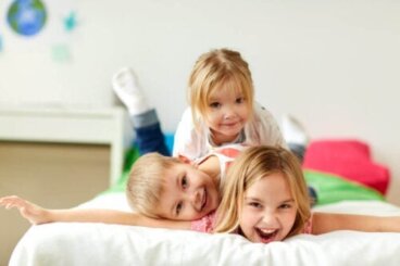 Kinderen die een kamer delen: tips om hun zelfstandigheid te verbeteren