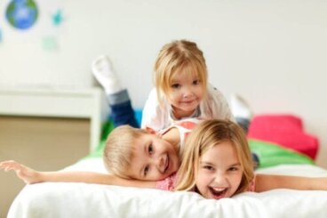 Kinderen die een kamer delen: tips om hun zelfstandigheid te verbeteren