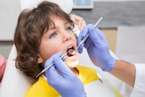 Wanneer en hoe vaak moet ik met mijn kind naar de tandarts?