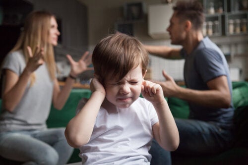 Hoe beïnvloedt een giftige relatie tussen ouders de kinderen?