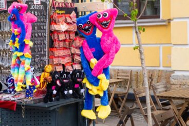 Waarom je kinderen GEEN Huggy Wuggy zouden moeten hebben