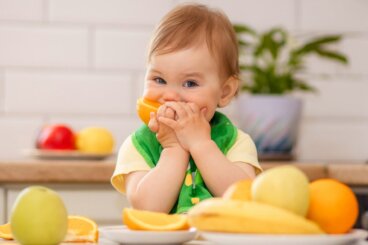 Wanneer kunnen baby's beginnen met het eten van citrusvruchten?