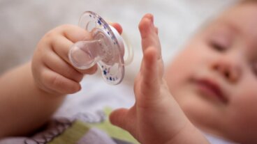 Ontdek hoe te stoppen met de fopspeen volgens Montessori